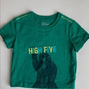 L.L. Bean 6-12 Months Green T-Shirt - High Five Bear Design